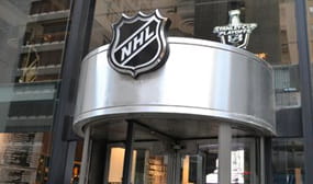 Der Eingang zum Büro der NHL.