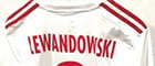 Ein Trikotausschnitt mit dem Namen Lewandowski.
