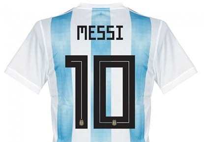 Ein Argentinien-Trikot mit der Nummer 10 von Messi