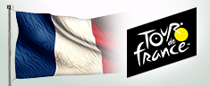 Das Logo der Tour de France und eine französische Fahne.