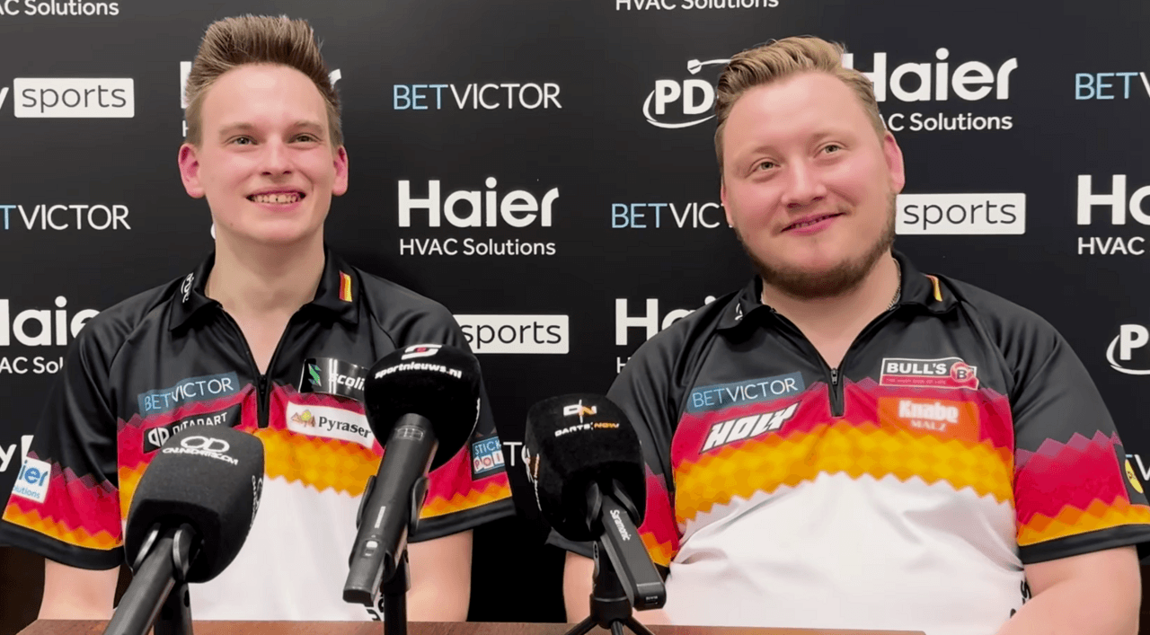 Aufnahme von Martin Schindler und Ricardo Pietreczko beim World Cup of Darts 2025.