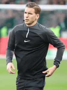 Aufnahme von François Letexier, dem Schiedsrichter des Europa League Finales 2026.