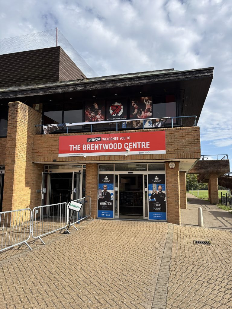 Außenaufnahme des Brentwood Centre. Austragungsort der Snooker English Open 2026.